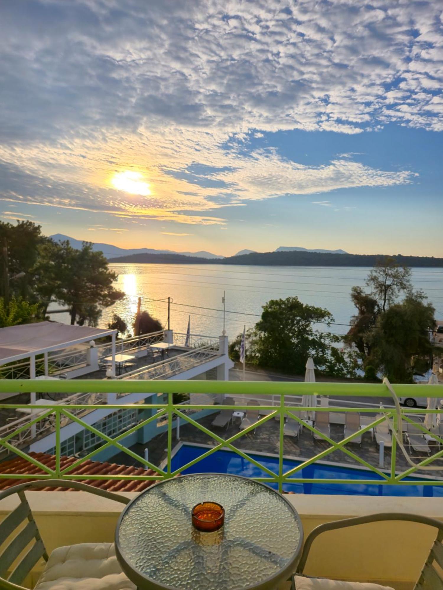 Tropicana Inn Nydri  Dış mekan fotoğraf